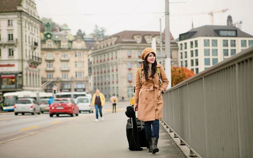 Asiatische Touristin in Luzern.