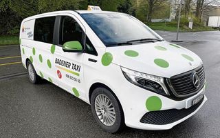 Der Mercedes-Benz EQV bietet Platz für acht Personen und hat eine Reichweite von bis zu 378 Kilometern.