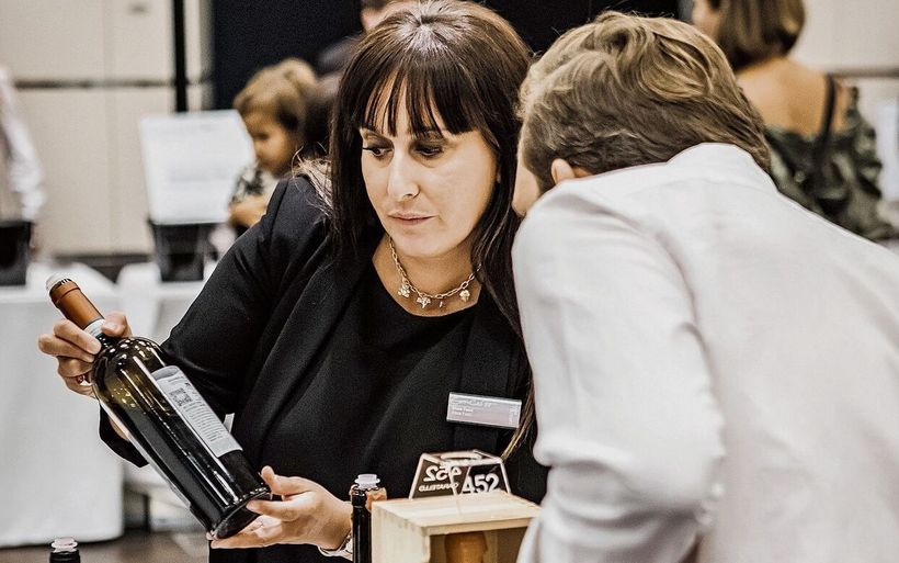 Elena Fucci présentait son vin Titolo et une masterclass lors de la dégustation Concerto, de Caratello.
