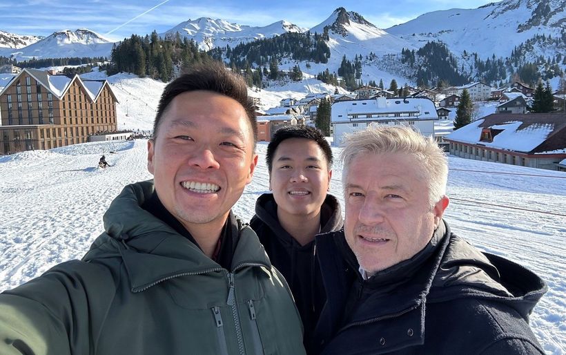 Patrik Brühlmann, Adoptivsohn Nino und Partner Paulus (v.r.).