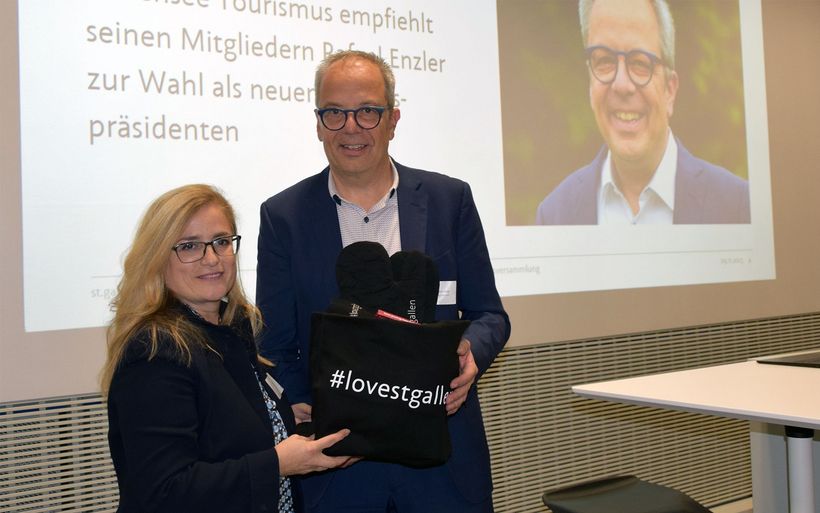  Vizepräsidentin Maria Pappa und Rafael Enzler nach der Wahl