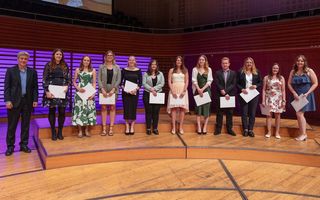 Gruppenfoto Diplomfeier 