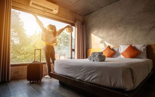 Hotelzimmer mit Gast