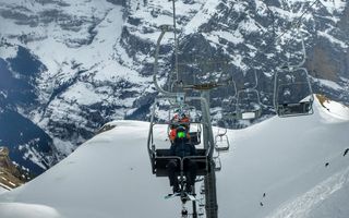 Seilbahn mit Gästen