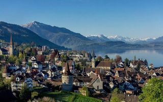 Der Regierungsrat plant, die Höhe der Abgabe festzulegen und zu bestimmen, wie viel davon Zug Tourismus erhalten soll.