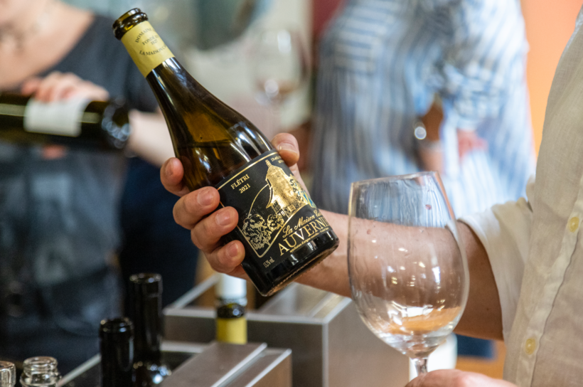 une bouteille de Maison Carrée