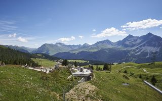 Das Arosa Bärenland, eingebettet in die Schanfigger Natur.