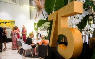 Jubiläumsfeiern eignen sich besonders gut, um die Bindung zu Mitarbeitenden, Partnern und Gästen zu stärken. Der Kreativität dürfen bei der Umsetzung keine Grenzen gesetzt werden.