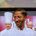 Anton Mosimann und Christian Stucki feiern mit Euloge Malonga (Mitte) den «Bocuse d’Or Schweiz»-Sieg (v.l.).
