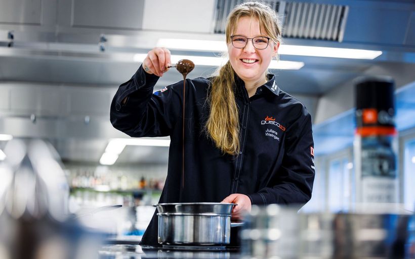 Lerndende in der Küche