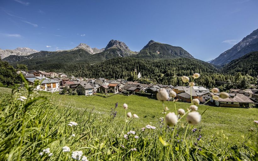 Sicht auf Dorf Scuol