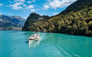 Schiff auf See vor Bergen