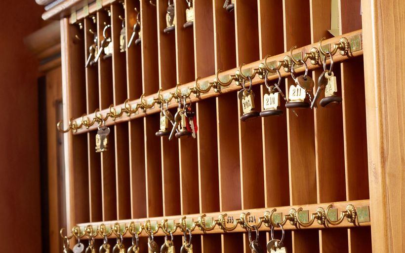 Zimmerschlüssel in der Lobby