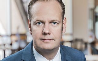 Philipp Maurer hat einen Abschluss als Hotelbetriebswirt der Hotelfachschule Berlin.