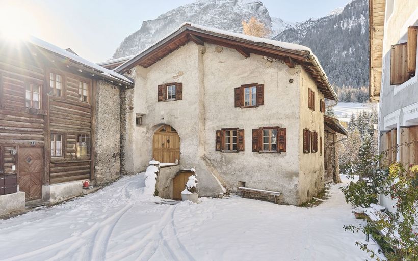 Das ehemalige Bauernhaus Chesa Viglia von aussen