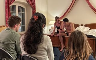 Das Publikum sitzt nur 70 Zentimeter neben der Bühne.