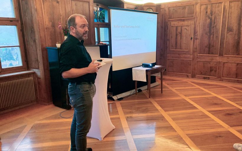 Gastreferent Markus Arnold, Fachspezialist für Förderaktivitäten der Dätwyler Stiftung