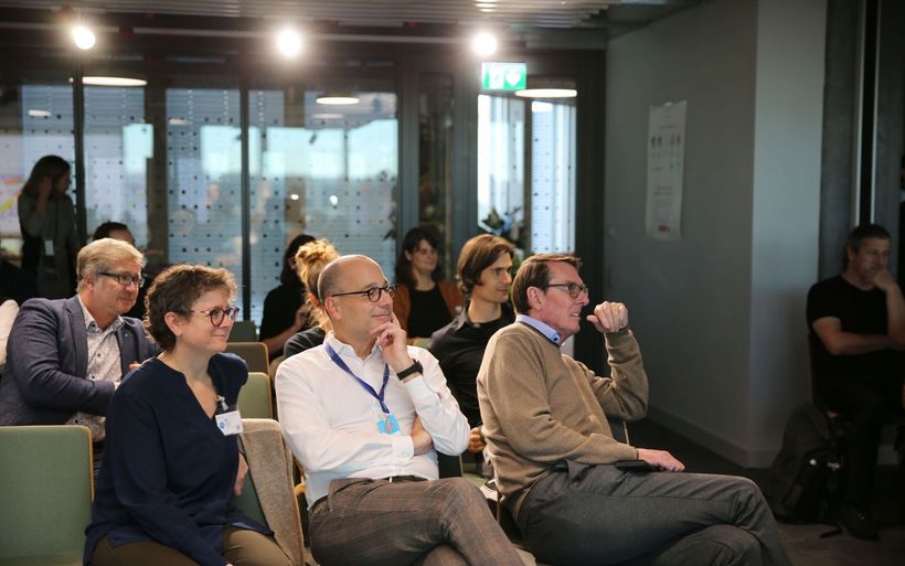 Discover.swiss Mitgründer Janine Bunte, CEO der Schweizer Jugendherbergen und Andreas Züllig, Gastgeber im Hotel Schweizerhof Lenzerheide mit Roger Altodrfer von Microsoft Schweiz (Mitte). 