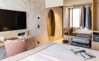 Doté de 167 chambres de diverses catégories, l’Hôtel des Innovations se veut à la fois chic et décontracté. Il a été conçu pour diversifier l’offre du Marly Innovation Center.