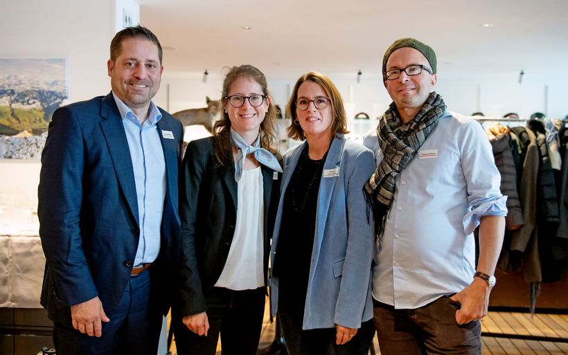 Claude Meier, Direktor HotellerieSuisse, Anja Peverelli vom Niesen-Summit-Team, Sabrina Jörg Patoku, Geschäftsführerin Freiburger Tourismusverband, Kaspar Howald, Geschäftsführer Poschiavo Turismo