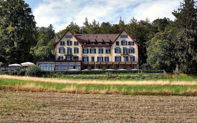 Hotel mit Landwirtschaftsfläche