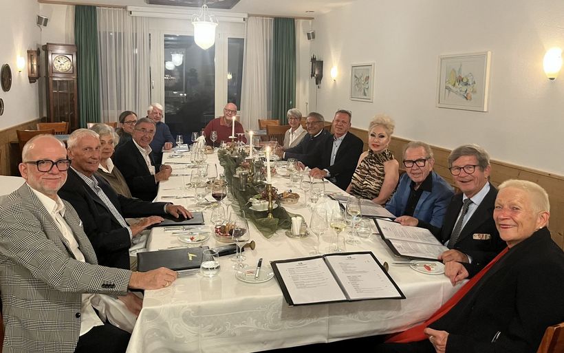 Abendessen Ehrenmitglieder der HS