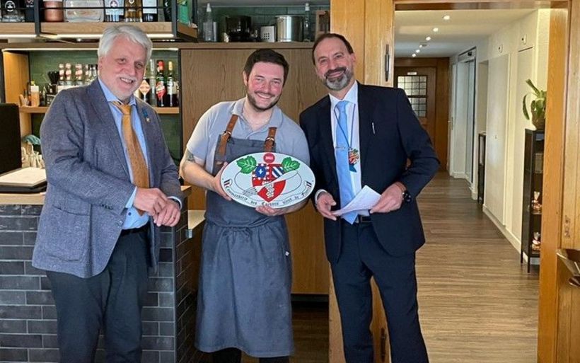 Pascal Schwarz erhält «Commanderie des Cordons Bleus»