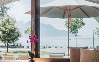 Vue sur le lac de l'auberge de jeunesse de Montreux