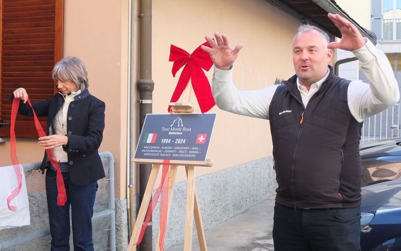 Die Einweihung der Jubiläumstafel