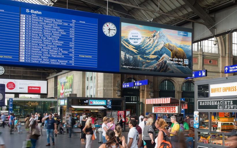 Die «schönsten» KI-generierten Sujets werden Teil der Werbekampagne von Arosa Tourismus. Im Rahmen dieser Kampagne werden die Bilder schweizweit an prominenten Orten ausgestellt, wie dem HB Zürich. 