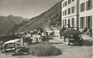 Der hoteleigene Jeep des einstigen Nobelhotels Jungfrau am Eggishorn transportierte ab 1950 Gäste.