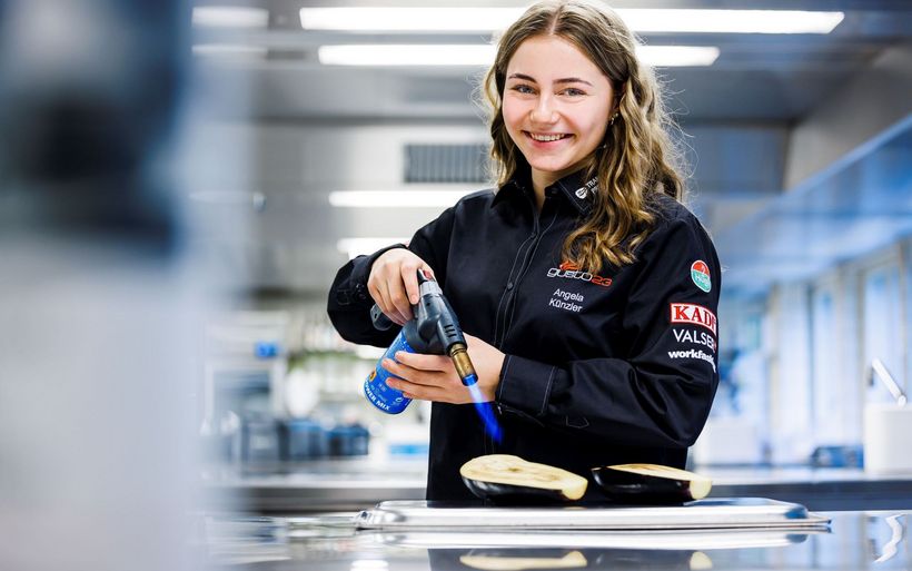 Lerndende in der Küche